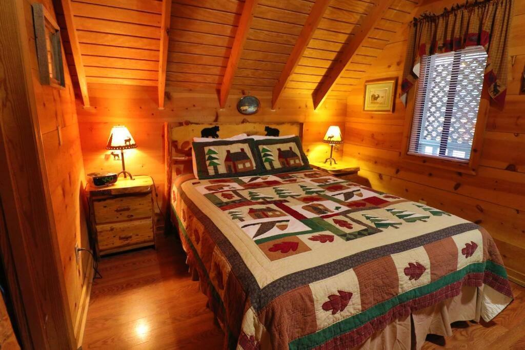 Cute Updated Mountain Cabin Fireplace #3 Helen Εξωτερικό φωτογραφία
